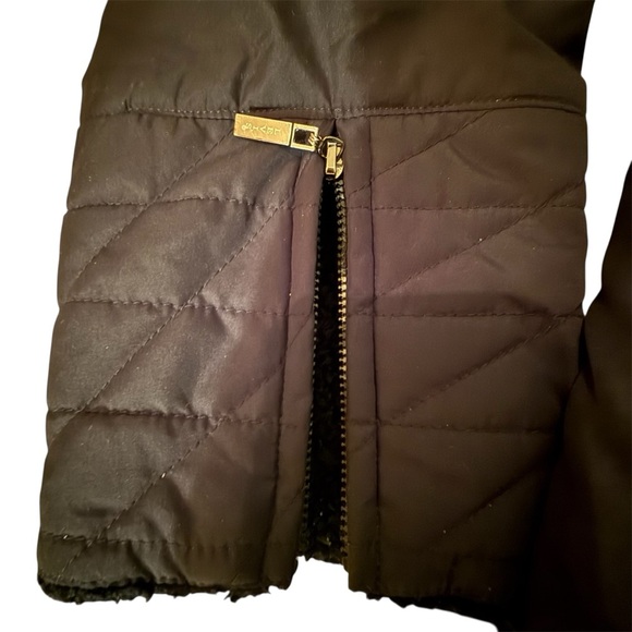 Levi's Black Bomber Jacket with Sherpa Collar - Picture 8 of 10